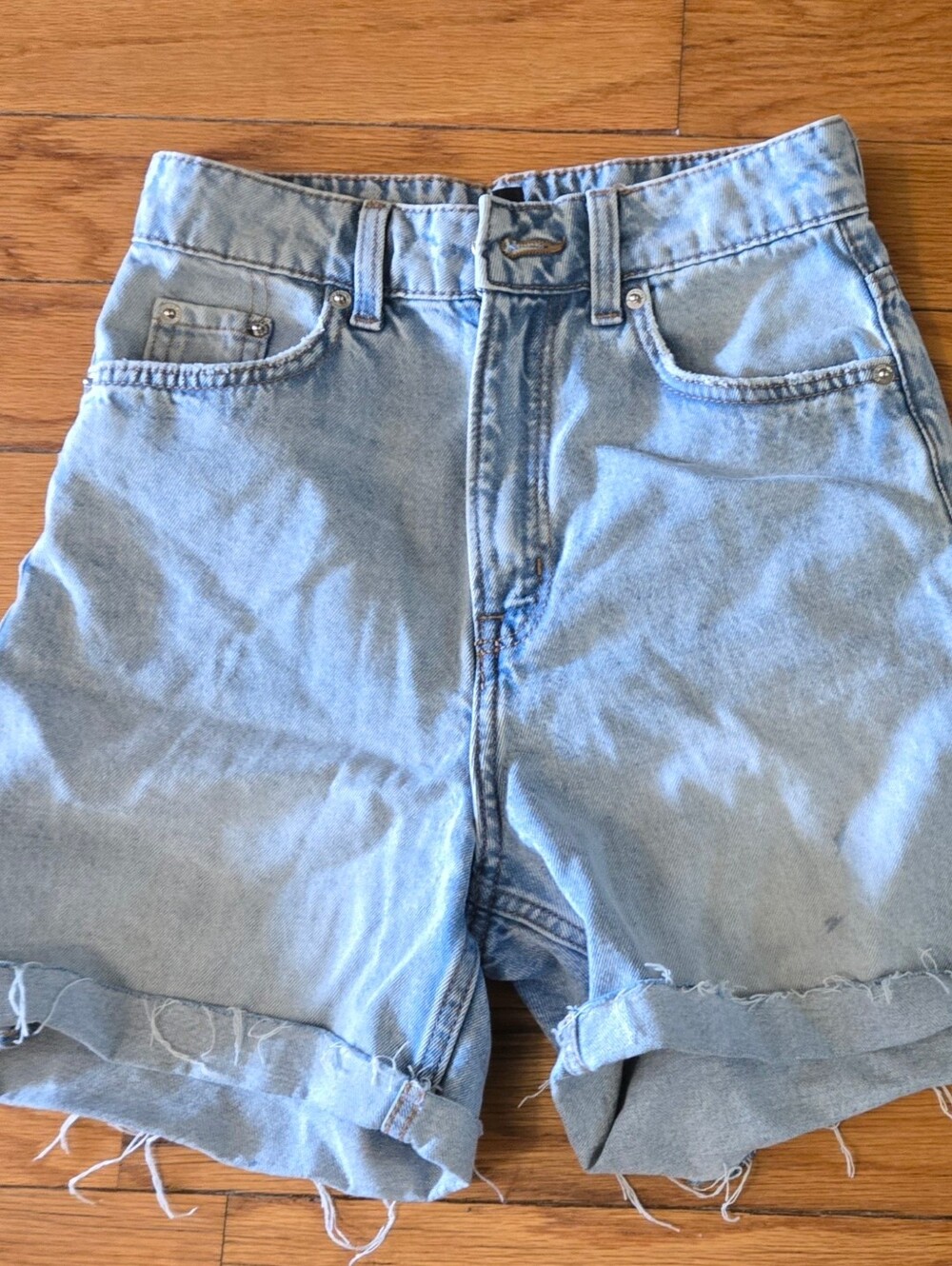 H&M Divided Light Wash Denim Rolled-Hem Womens Shorts Size 0